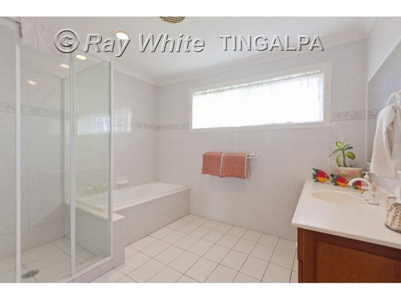 16 Warren Street, Wakerley QLD 4154