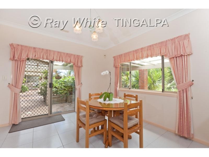 16 Warren Street, Wakerley QLD 4154