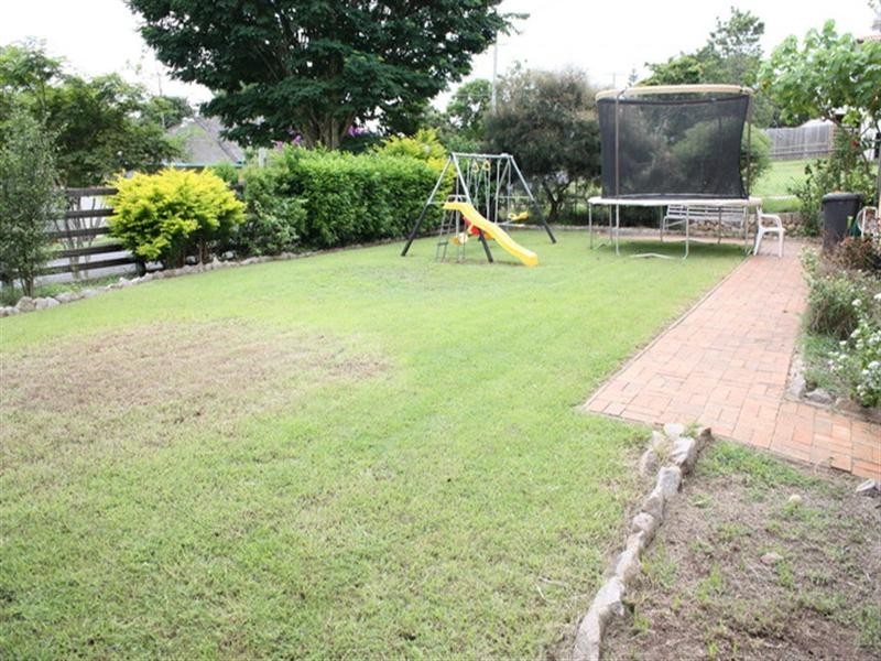 15 Bernays Road, Wynnum West QLD 4178