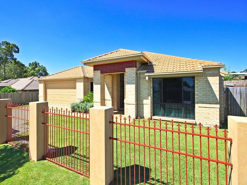 24 Senden Crescent, Manly West QLD 4179