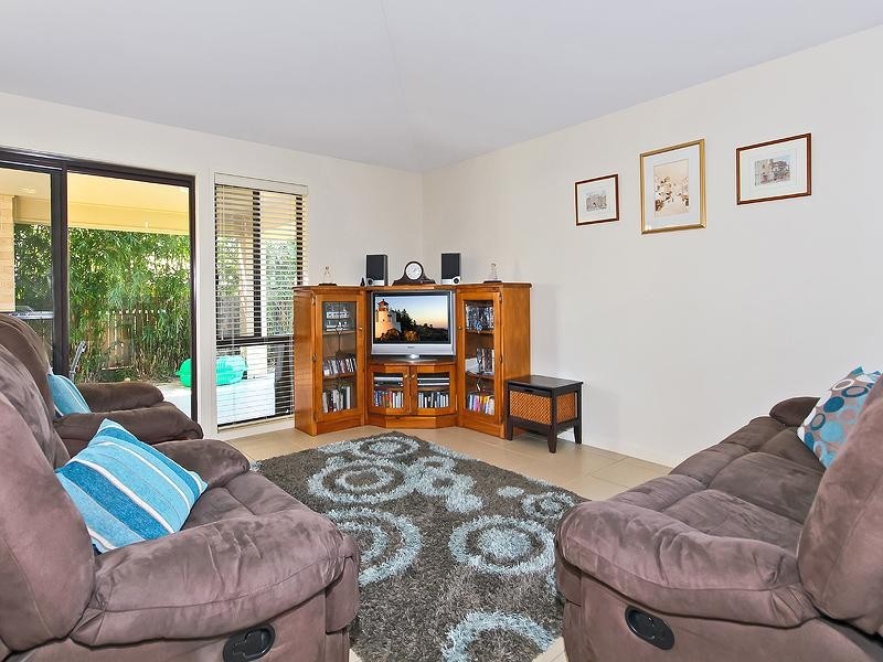 24 Senden Crescent, Manly West QLD 4179