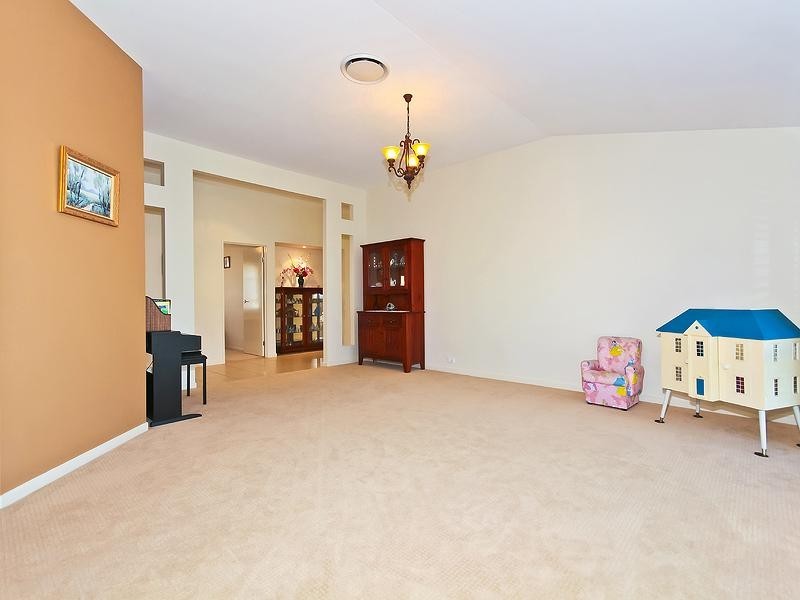 24 Senden Crescent, Manly West QLD 4179