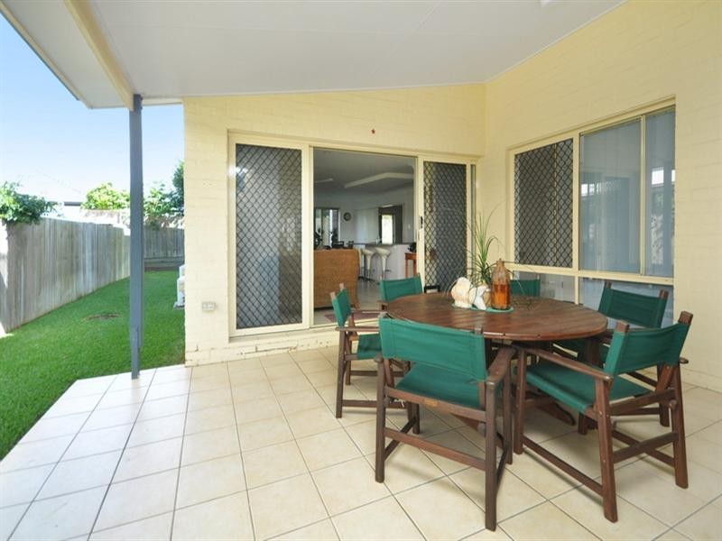 12 David Place, Manly West QLD 4179