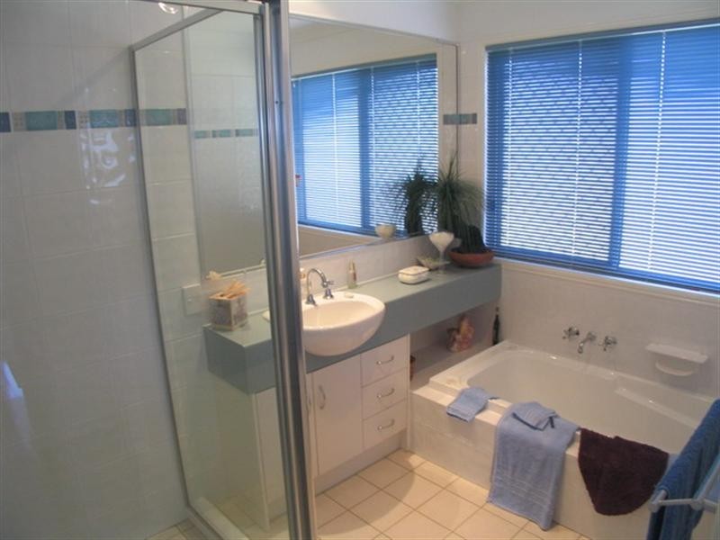 12 David Place, Manly West QLD 4179