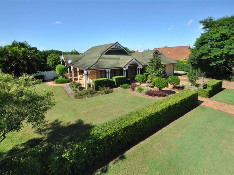 9 Castle Hill Drive, Murrumba Downs QLD 4503