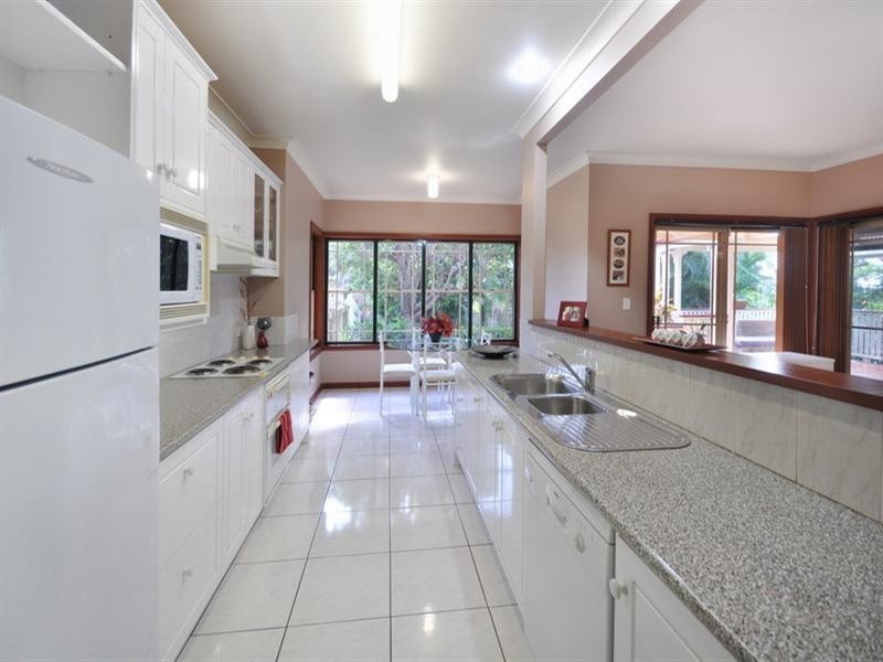 9 Castle Hill Drive, Murrumba Downs QLD 4503