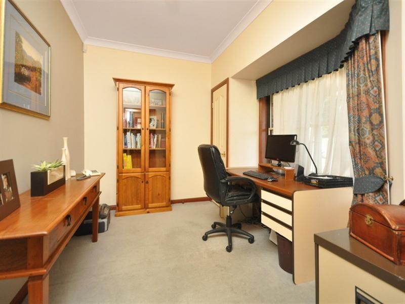 9 Castle Hill Drive, Murrumba Downs QLD 4503