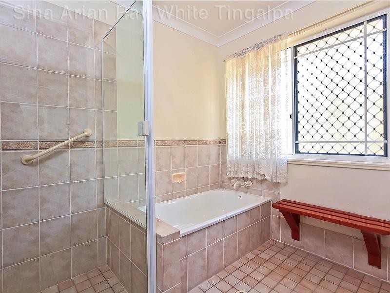 6 Cantarella Court, Belmont QLD 4153
