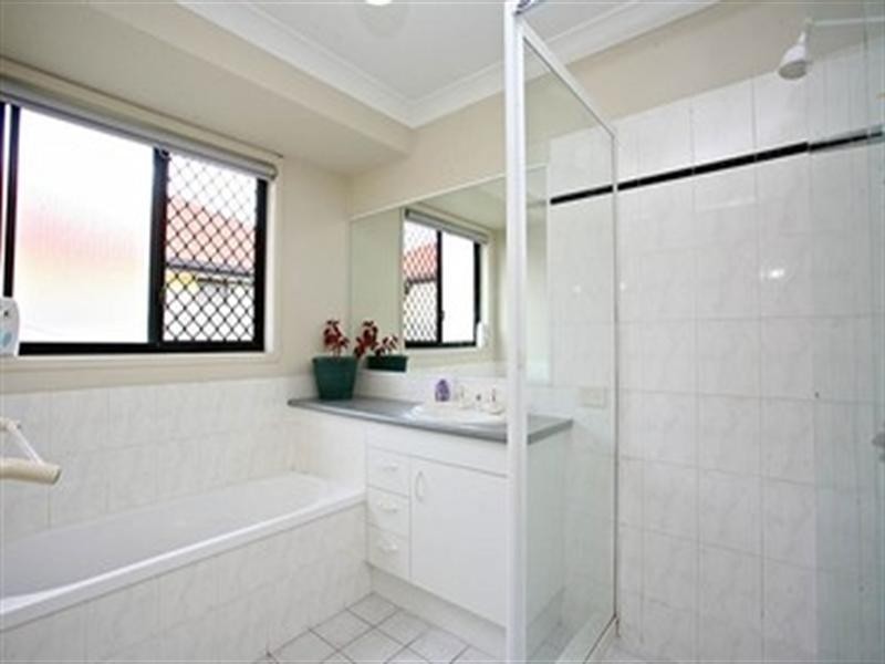 12 Friend Street, Wakerley QLD 4154