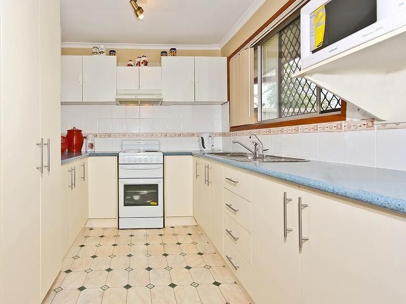 15 Wambaya Street, Belmont QLD 4153