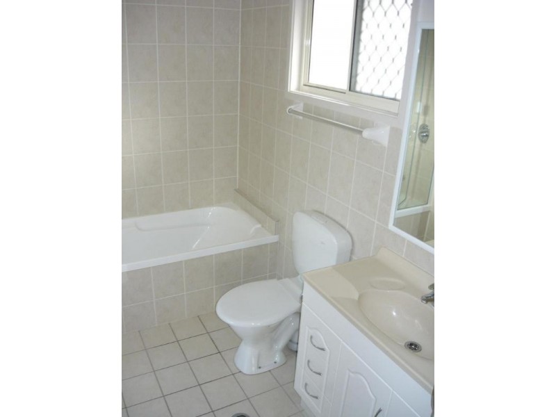 4/11 Waratah Avenue, Carina QLD 4152