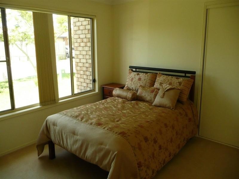 8 Jillian Place, Wynnum West QLD 4178