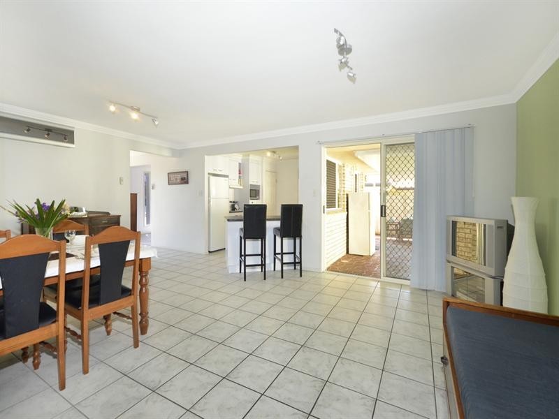 64 Samarinda Street, Tingalpa QLD 4173