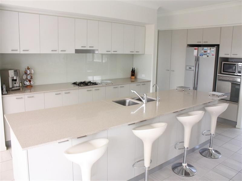 87 Mossvale Drive, Wakerley QLD 4154