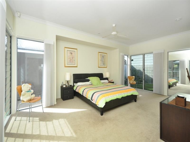 87 Mossvale Drive, Wakerley QLD 4154