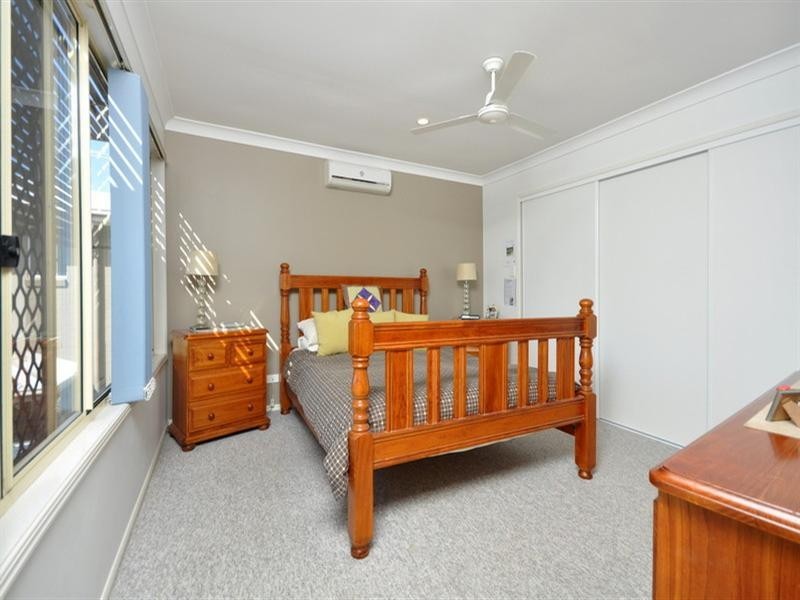 12 David Place, Manly West QLD 4179