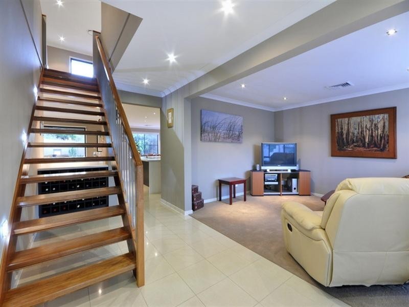 24 Giordano Place, Belmont QLD 4153