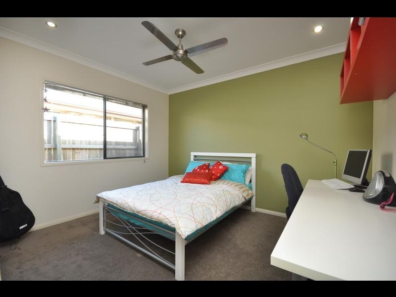 8 Blue Gum Place, Wakerley QLD 4154