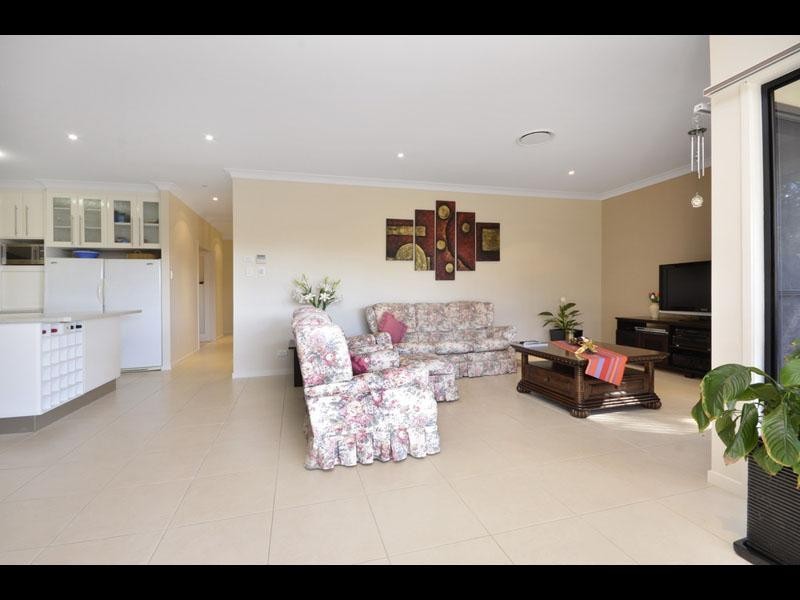 58 Olsen Crescent, Wakerley QLD 4154