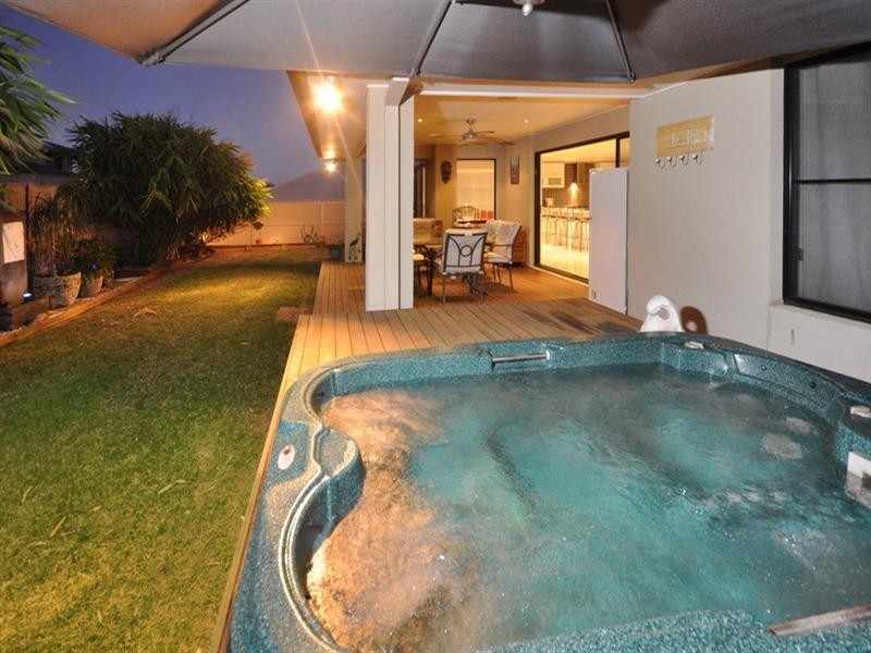 24 Giordano Place, Belmont QLD 4153