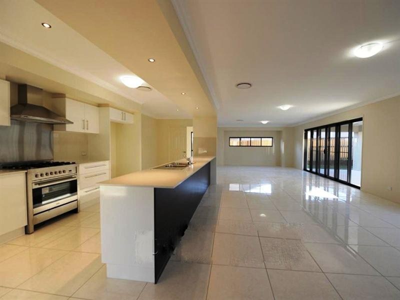 16 Beechwood Close, Stretton QLD 4116