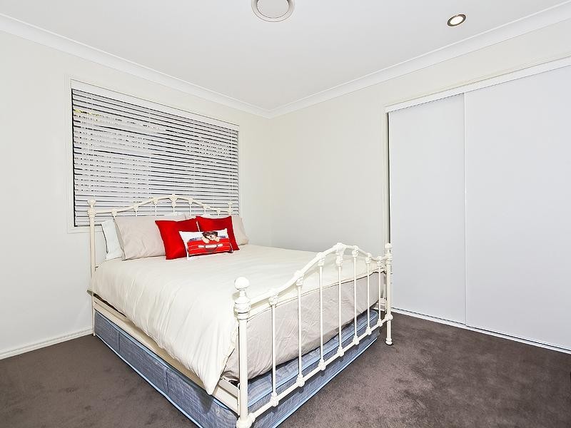 16 Bailey Street, Wakerley QLD 4154