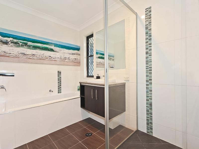 16 Bailey Street, Wakerley QLD 4154