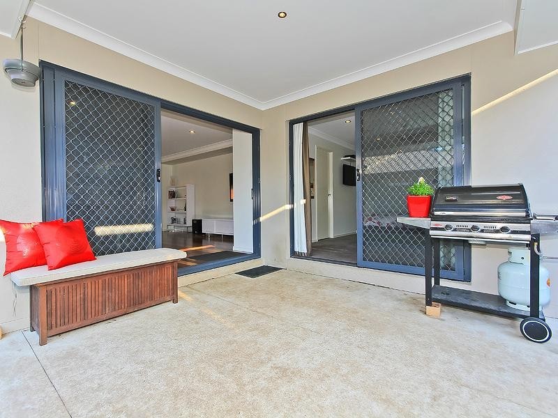 16 Bailey Street, Wakerley QLD 4154