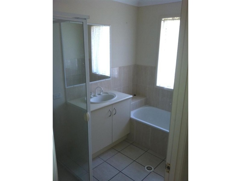 7 Kings Row, Edens Landing QLD 4207