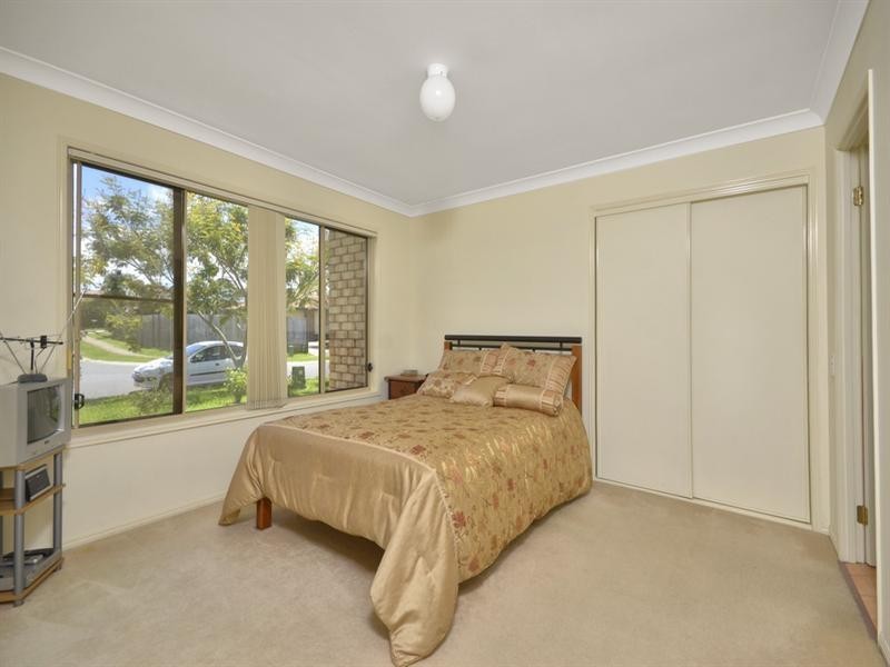 8 Jillian Place, Wynnum West QLD 4178