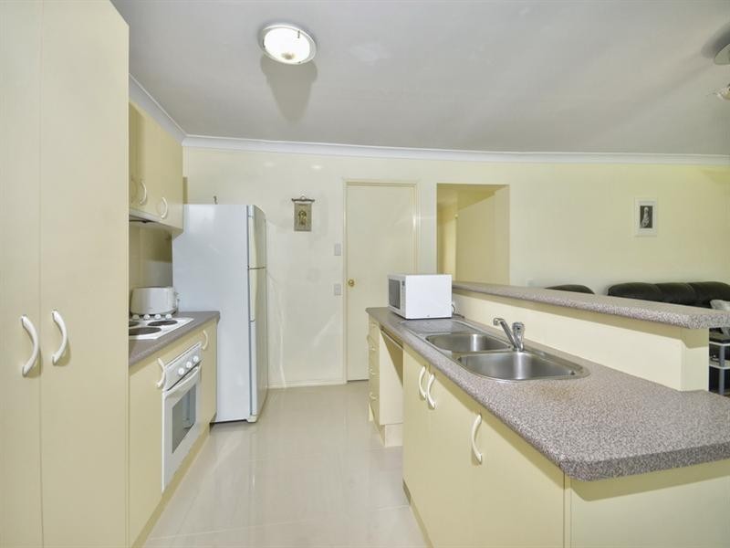 8 Jillian Place, Wynnum West QLD 4178