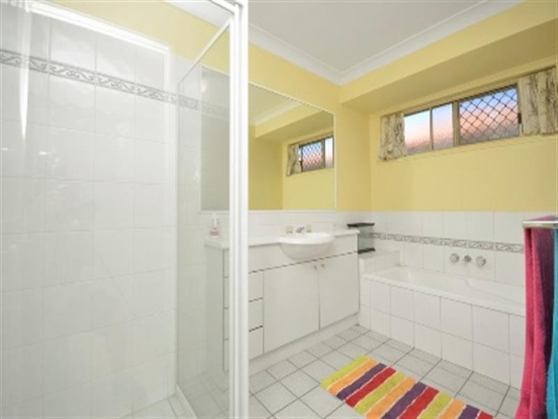 20 Isaacs Way, Wakerley QLD 4154
