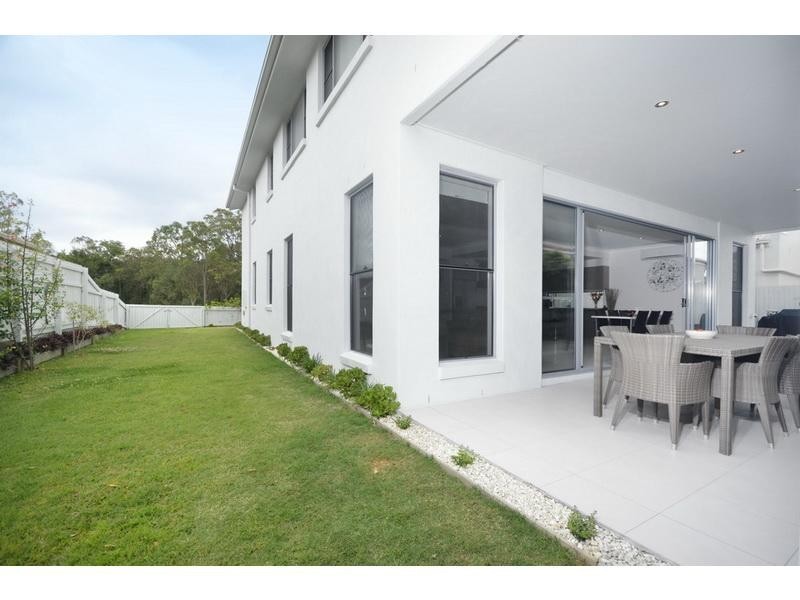 15 Terraldon Crct, Wakerley QLD 4154