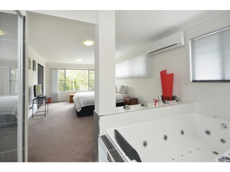 15 Terraldon Crct, Wakerley QLD 4154