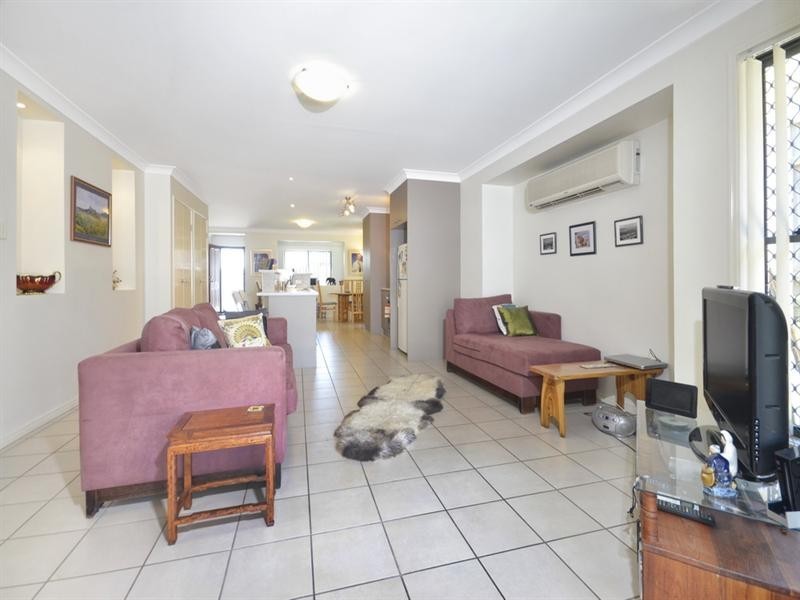 11 Daphne Place, Wakerley QLD 4154