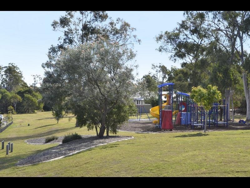 11 Daphne Place, Wakerley QLD 4154