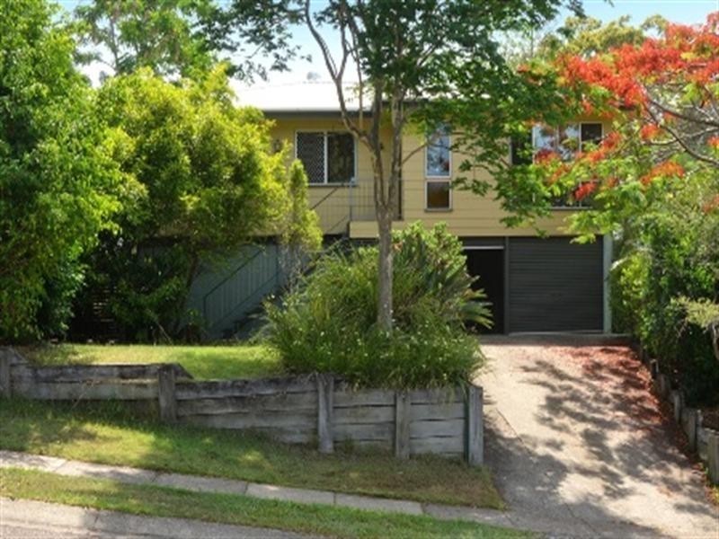 27 Molesworth Street, Seventeen Mile Rocks QLD 4073