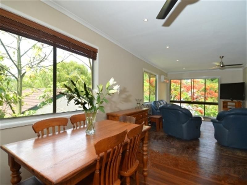 27 Molesworth Street, Seventeen Mile Rocks QLD 4073