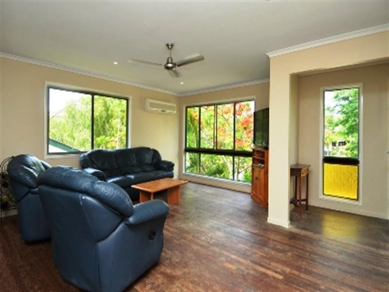 27 Molesworth Street, Seventeen Mile Rocks QLD 4073