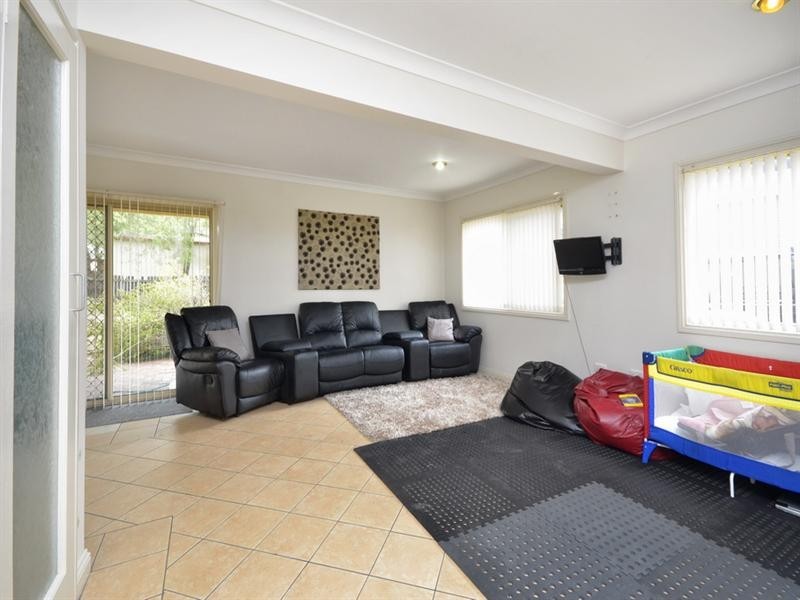 245 Kianawah Road, Wynnum West QLD 4178