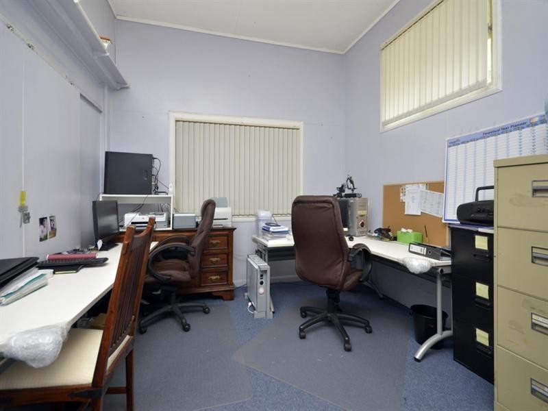 245 Kianawah Road, Wynnum West QLD 4178