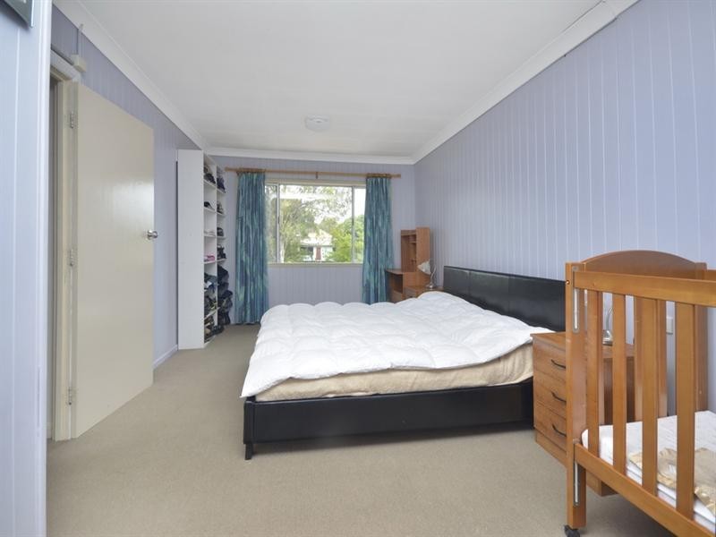 245 Kianawah Road, Wynnum West QLD 4178