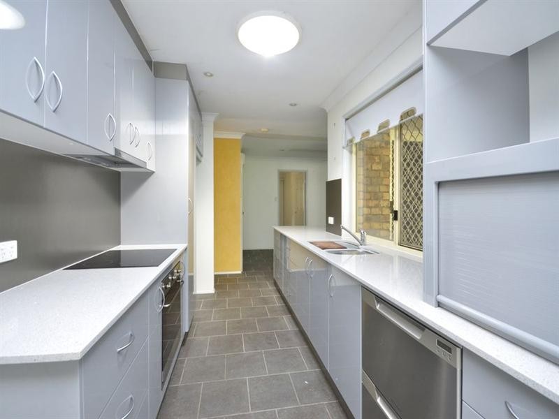 46 Amanda Street, Wynnum West QLD 4178