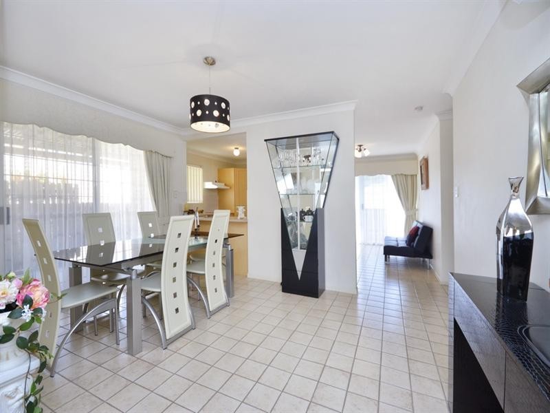 14 Christina Place, Belmont QLD 4153