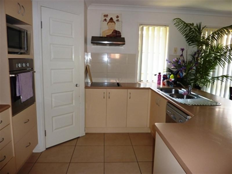 49 Olsen Crescent, Wakerley QLD 4154