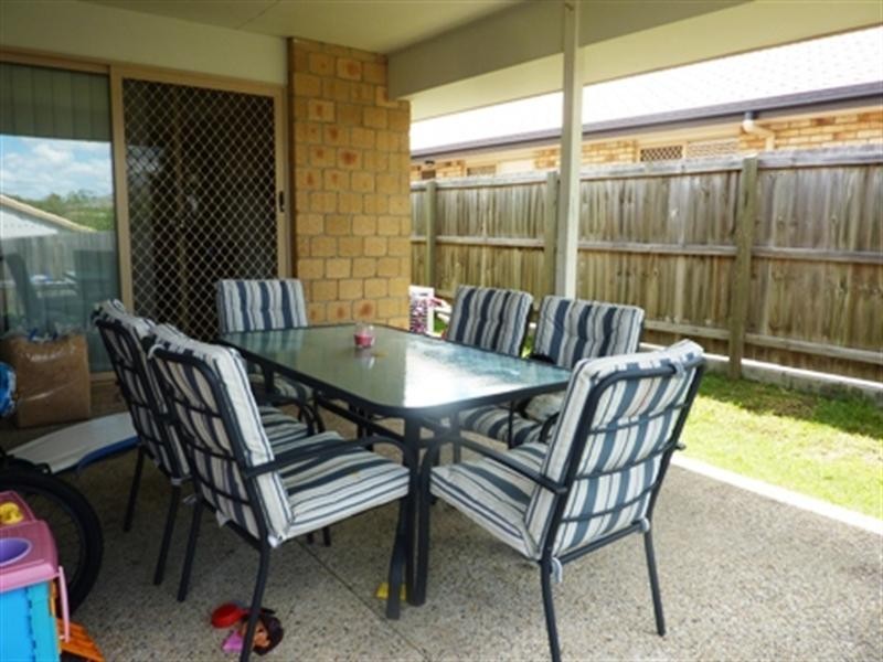 49 Olsen Crescent, Wakerley QLD 4154