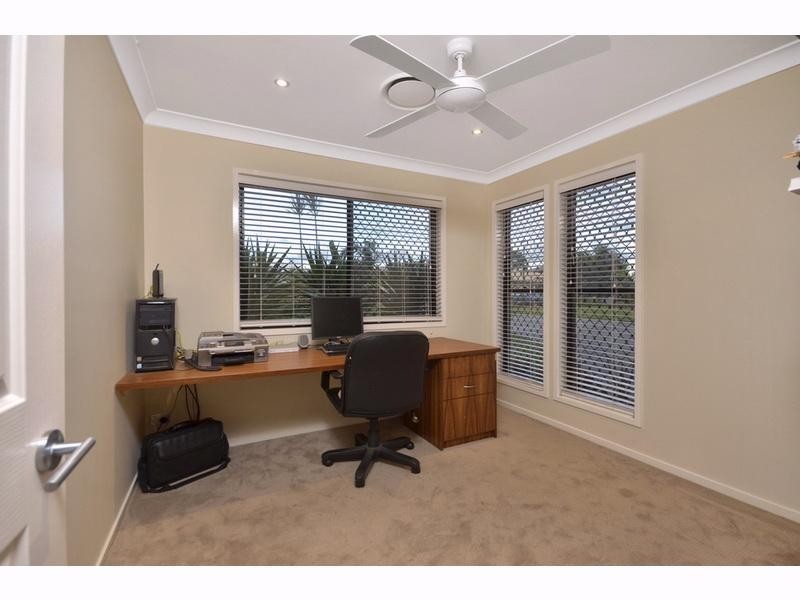 16 Robin Close, Wakerley QLD 4154