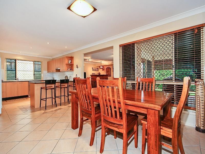 105 Brokenwood Circuit, Gumdale QLD 4154