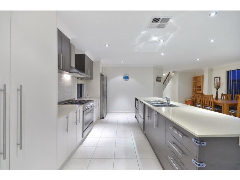 12 Saltburn Place, Wakerley QLD 4154