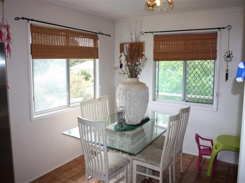 15 Bernays Road, Wynnum West QLD 4178